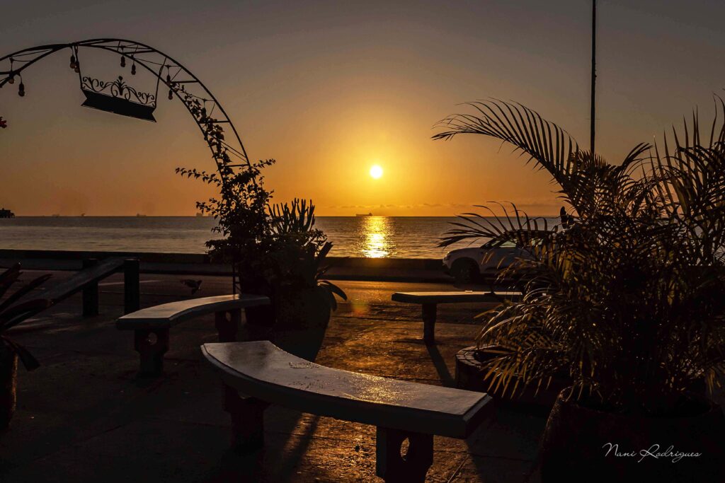 Nascer do sol na orla de Macapá – Quiosque Chopp da Vovó