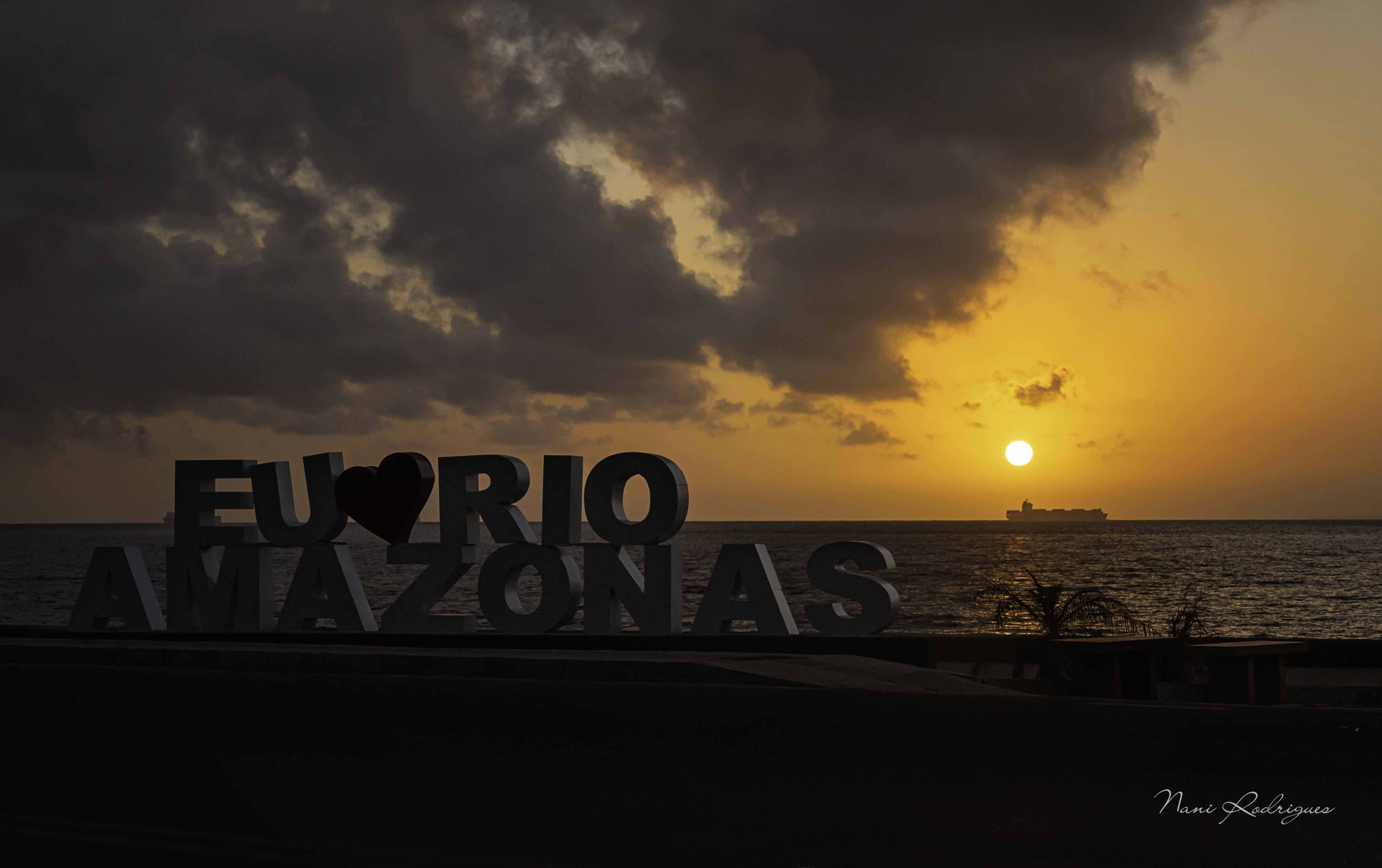 Nascer do sol na Orla de Macapá – Ap – Rampa Náutica Deputado Ocivaldo Gato