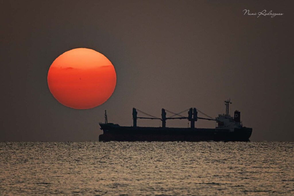 Nascer do sol primaveril, foto feita em setembro de 2023 na Orla de Macapá, no dia do Equinocio do Equador.